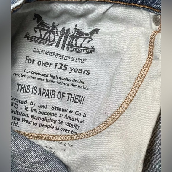 Mens Levi's 550 Relaxed Fit Blue Jeans 40 x 30 Measures 39 × 29.5 Medium Wash - Picture 8 of 8